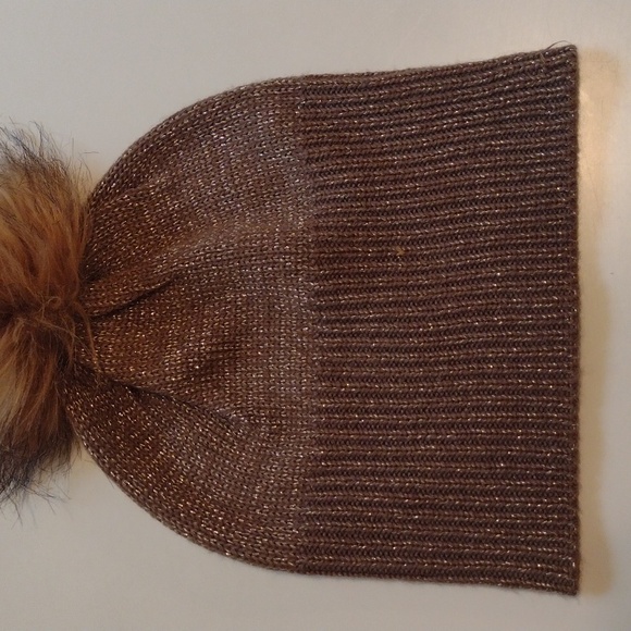 NEW Steve Madden Gold Metallic Flecks Fur Pom Pom Winter Hat OS - Picture 3 of 12